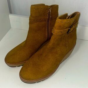 Anne Klein faux suede studded ankle boots wedged heel size 8.5 Women boots